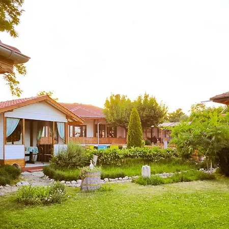 ゲストハウス Babinata Kashta-srebarna 3*